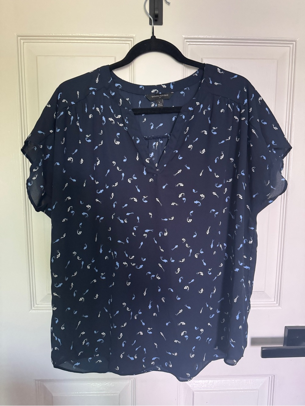 Banana Republic Navy Floral-Print V-Neck Blouse
